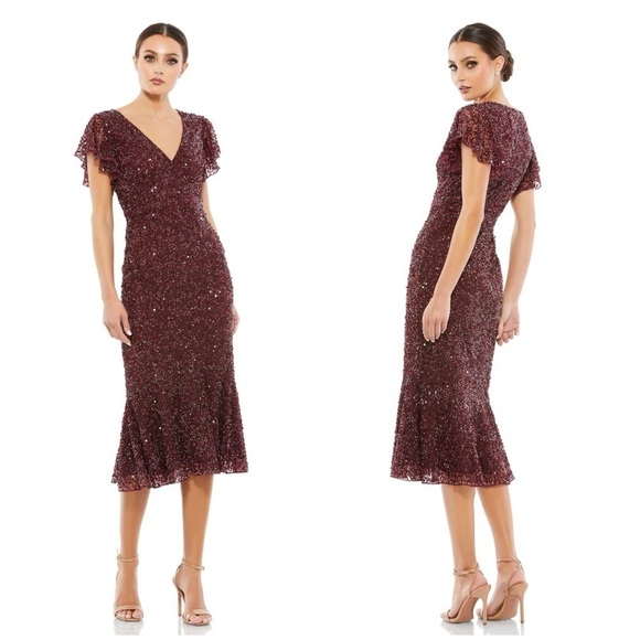 MAC DUGGAL Sequined V Neck Flutter Cap Sleeve Trumpet Gown - Picture 1 of 7